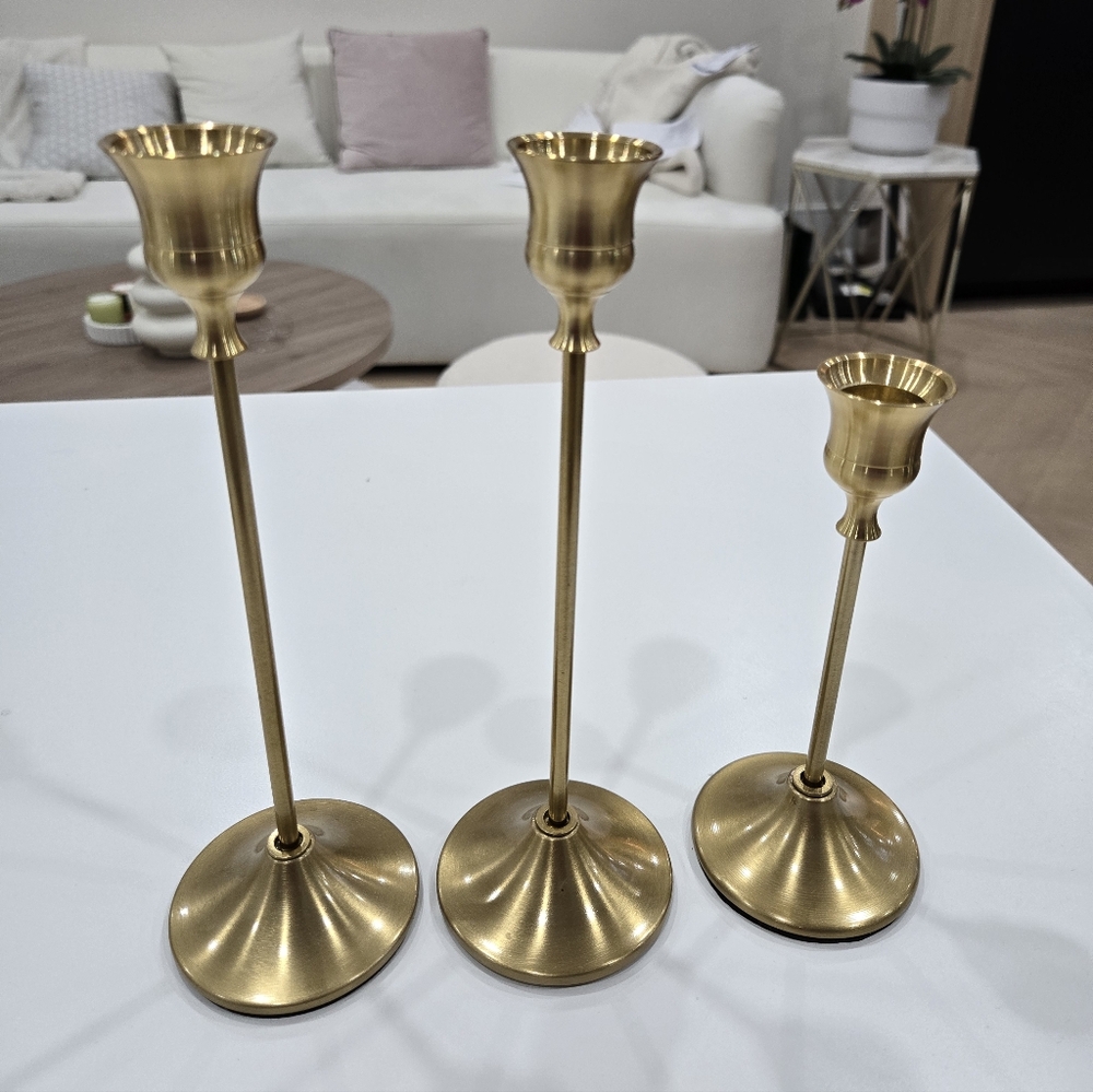 Elegant Gold Candle Holders Set